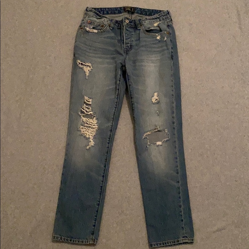 A&F - Ames Low Rise Slim Boyfriend Jeans